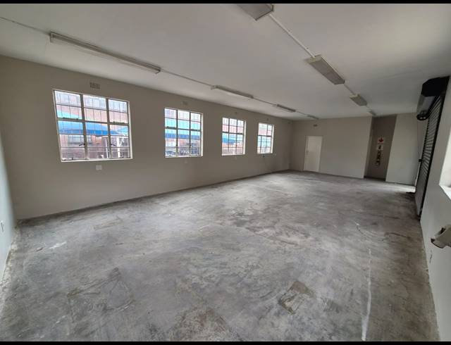 170M² WAREHOUSE TO LET IN WADEVILLE